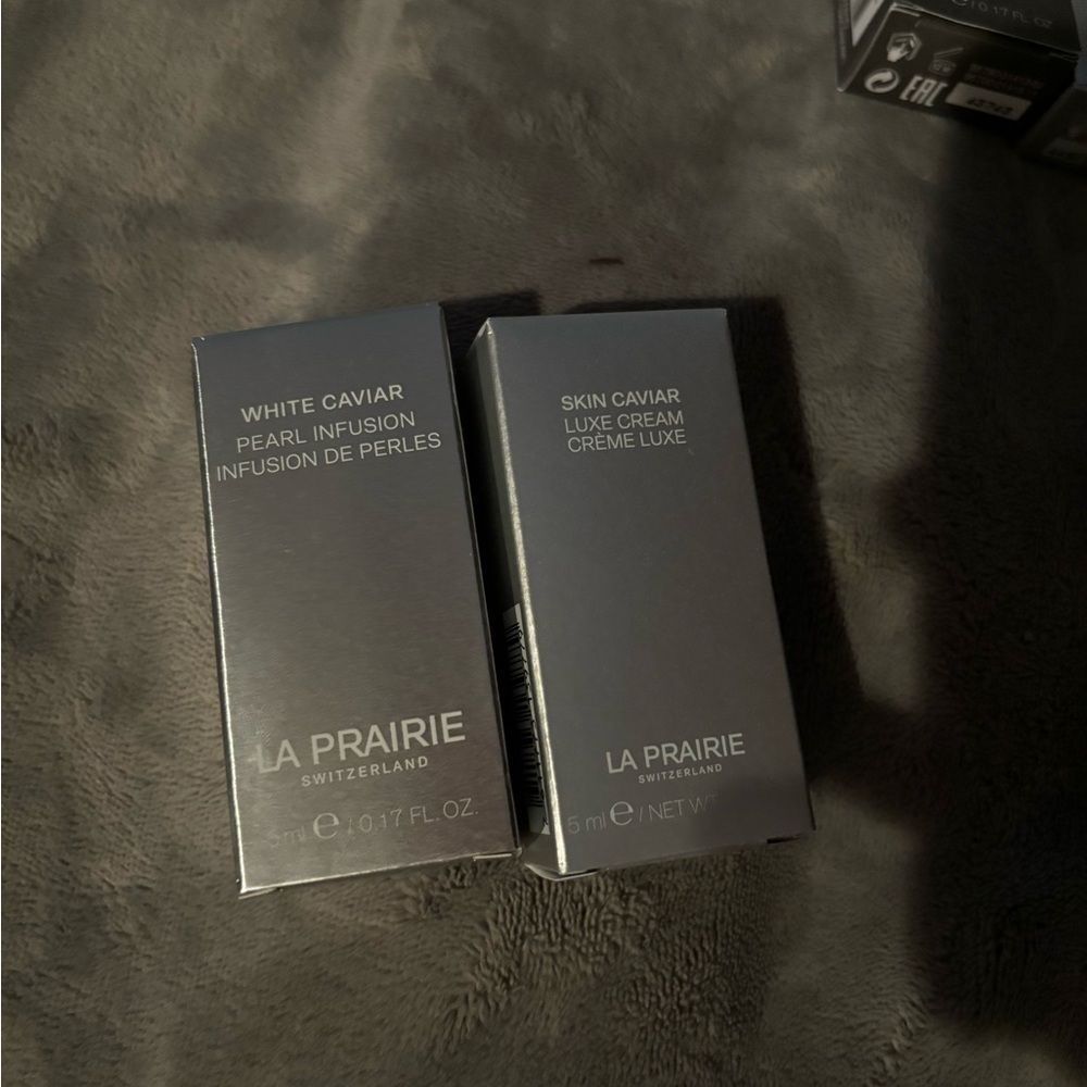 La Prairie White and Gray Serum & Face Oil Collection - Picture 2 of 4